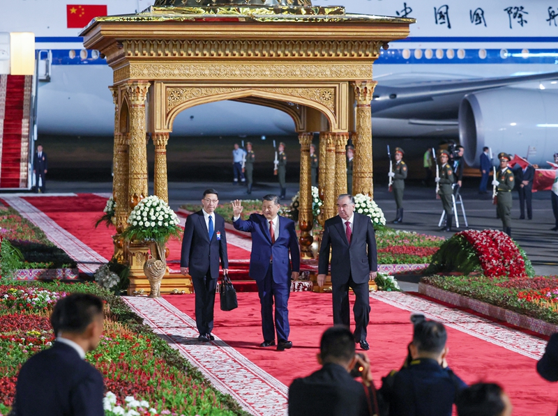 习近平抵达杜尚别开始对塔吉克斯坦进行国事访问「相关图片」