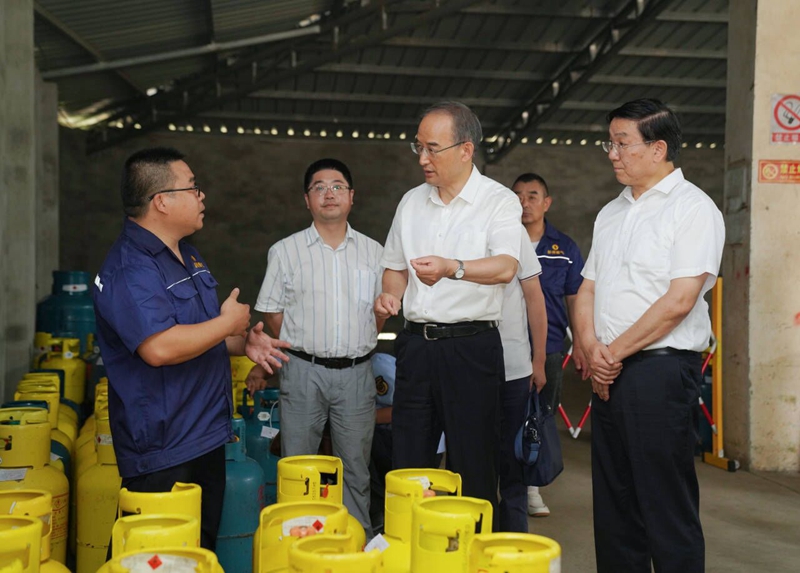 黄强在成都督导检查防灾减灾和安全生产工作  将责任压实到一线岗位坚决防范遏制各类事故发生「相关图片」