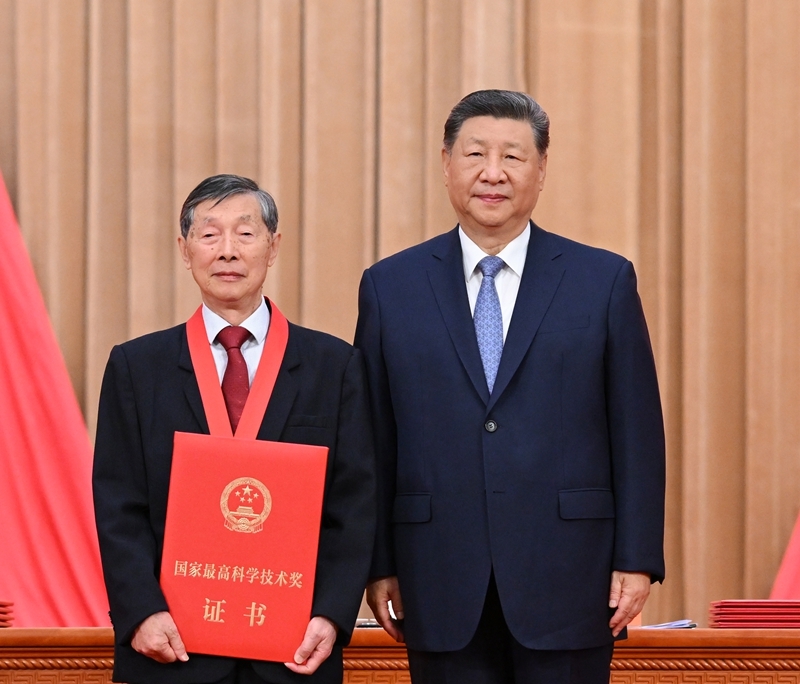 习近平出席国家科学技术奖励大会两院院士大会中国科协第十一次全国代表大会并发表重要讲话「相关图片」