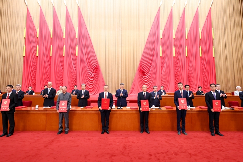 习近平出席国家科学技术奖励大会两院院士大会中国科协第十一次全国代表大会并发表重要讲话「相关图片」